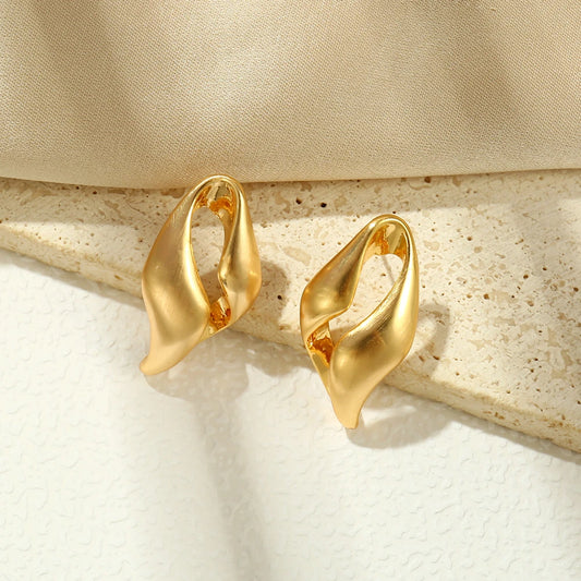 Badu Vintage Hollow Stud Earrings