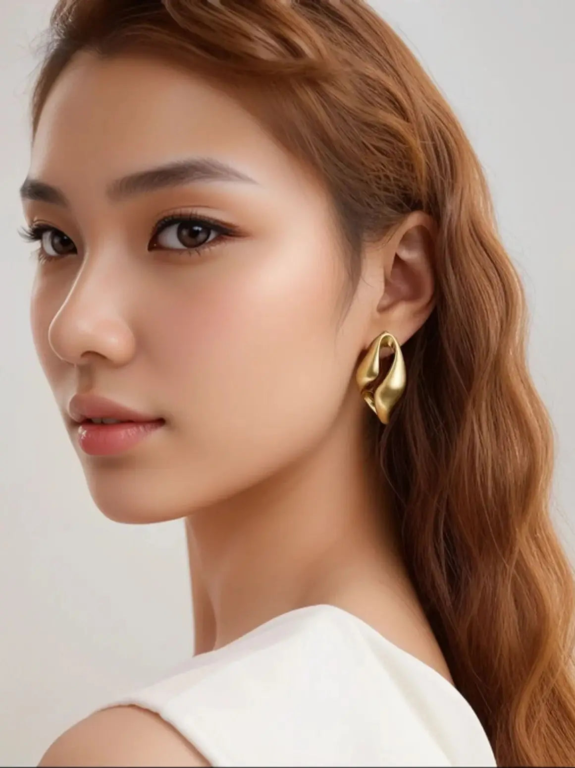 Badu Vintage Hollow Stud Earrings